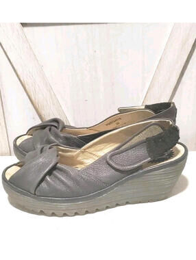 Fly London 39 8.5 Yakin Sandal Gray Leather Slingback Platform Wedge Chunky Y2K